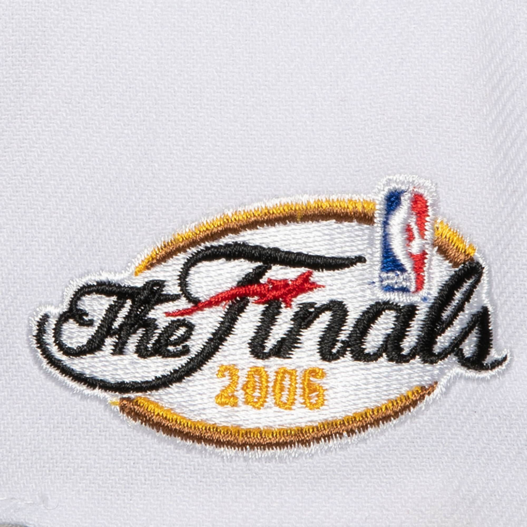 Gorra Mitchell & Ness NBA Cement Top Miami Heat